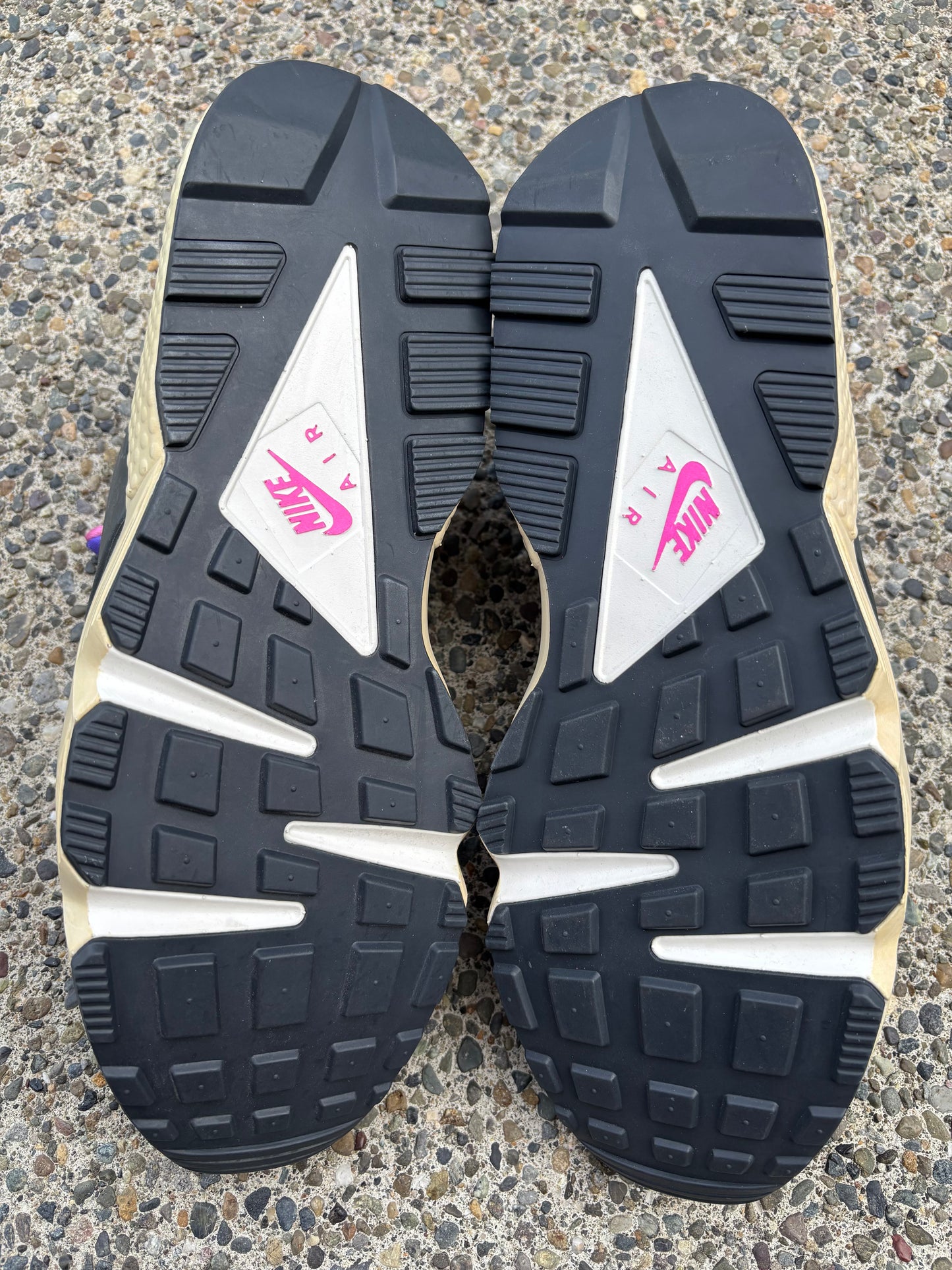 Brand new 2023 Nike Huarache blue Joy Playful pink Sz 12.5