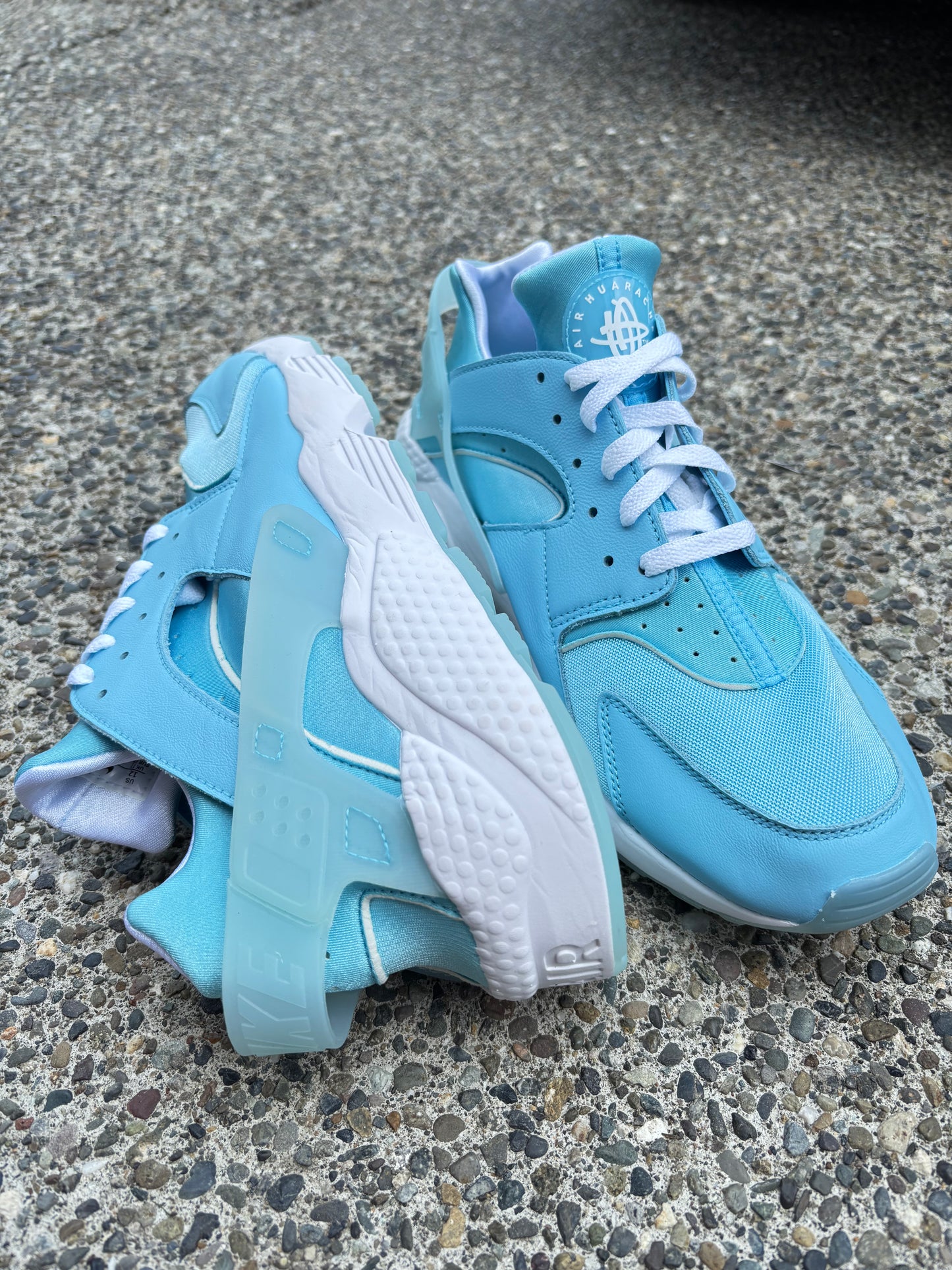 Brand new 2022 Nike Huarache blue chill Sz 12