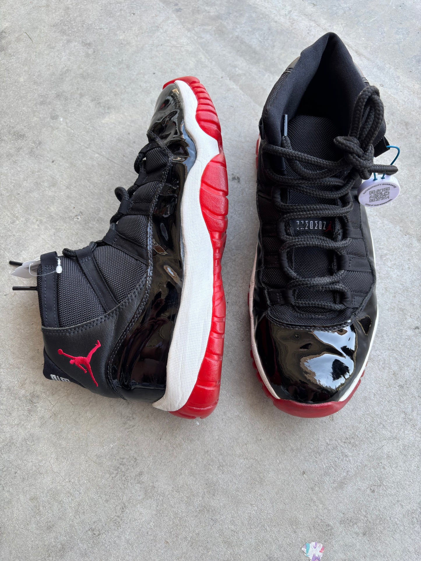 2001 Jordan 11 playoff black varsity red size 12