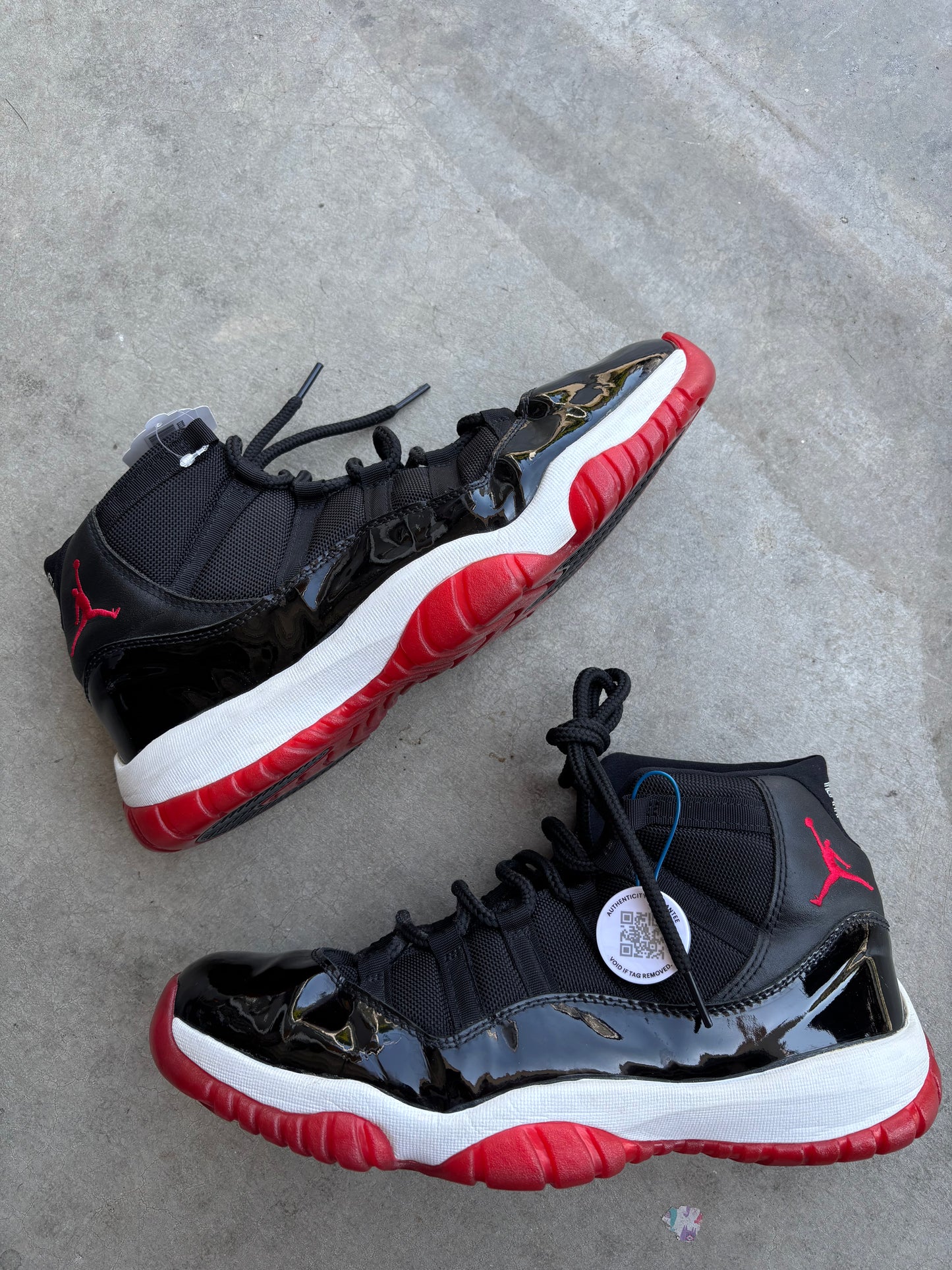 2001 Jordan 11 playoff black varsity red size 12