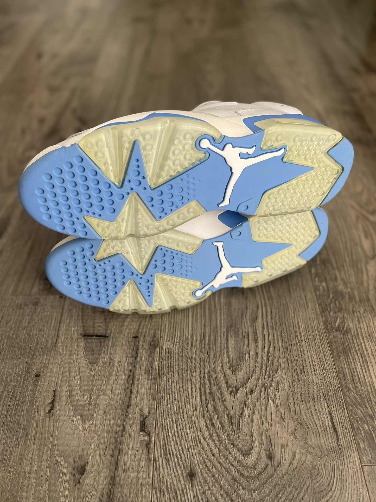 Brand new 2002 Jordan 6 retro low university blue size 13 with Box