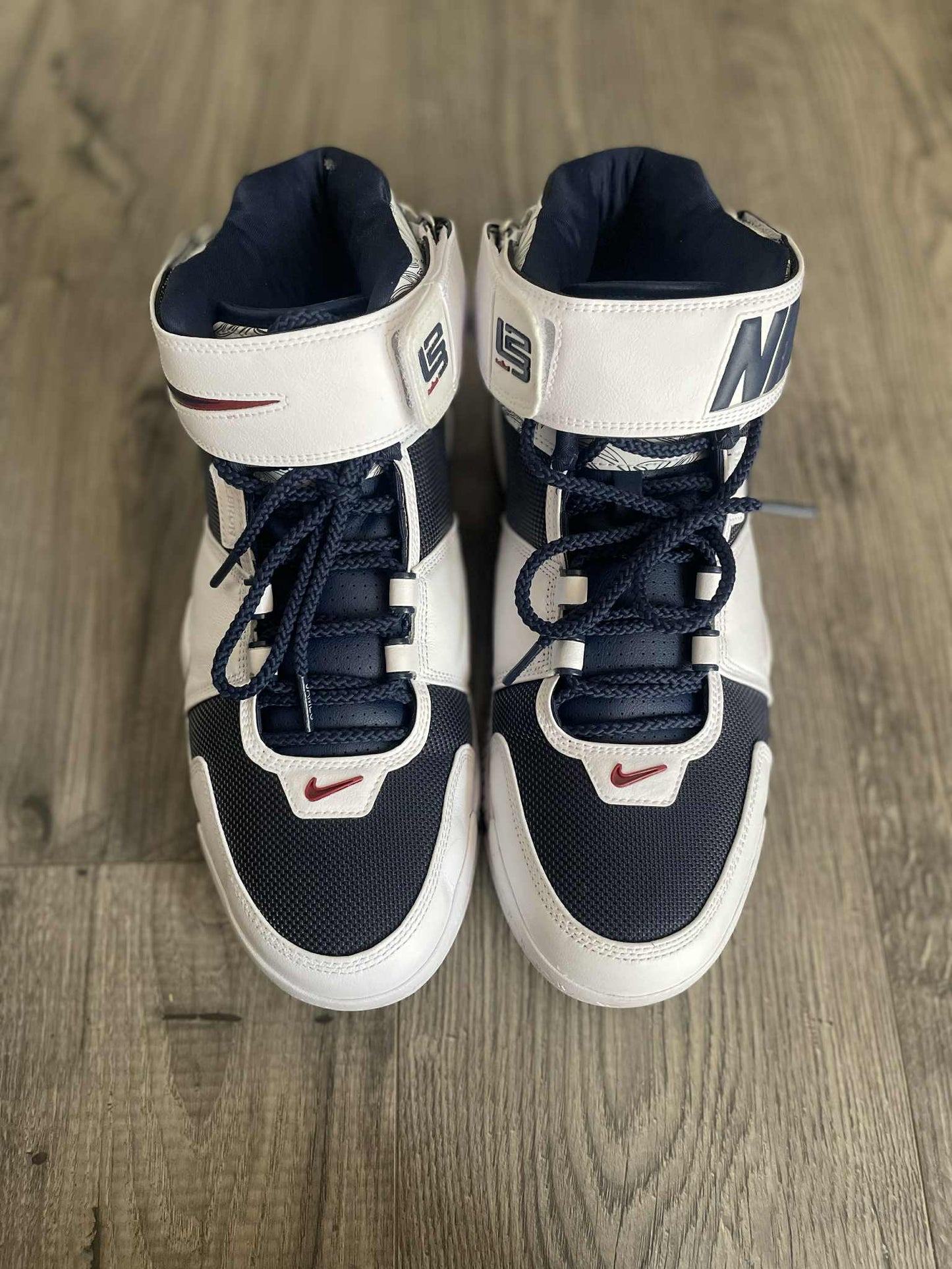 2022 Nike LeBron II midnight navy size 13