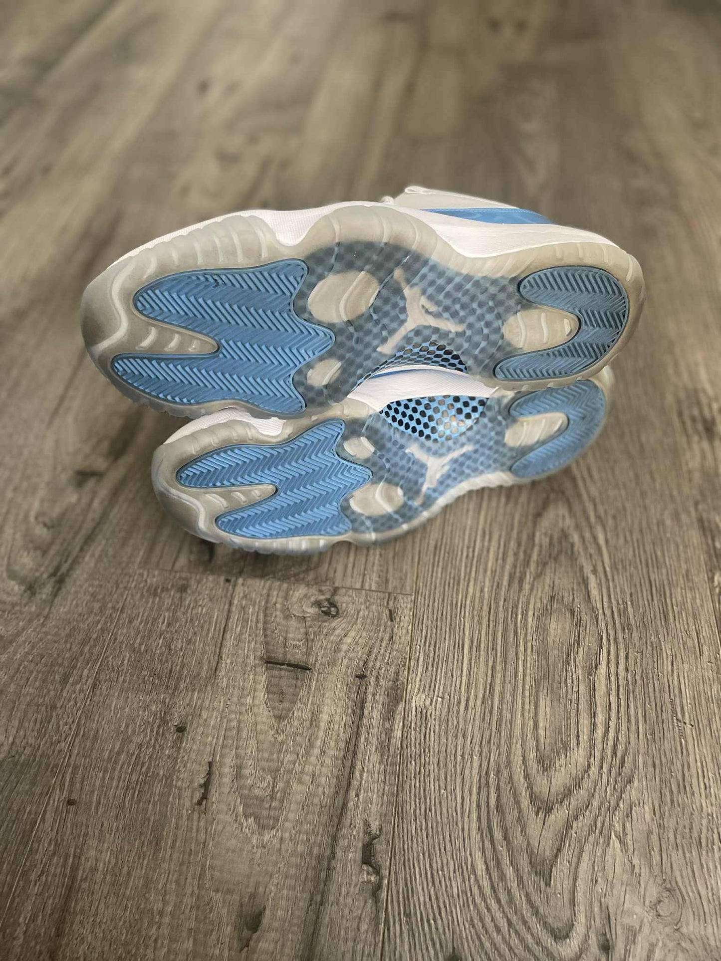 2017 Jordan 11 low retro university blue size 12 with Box
