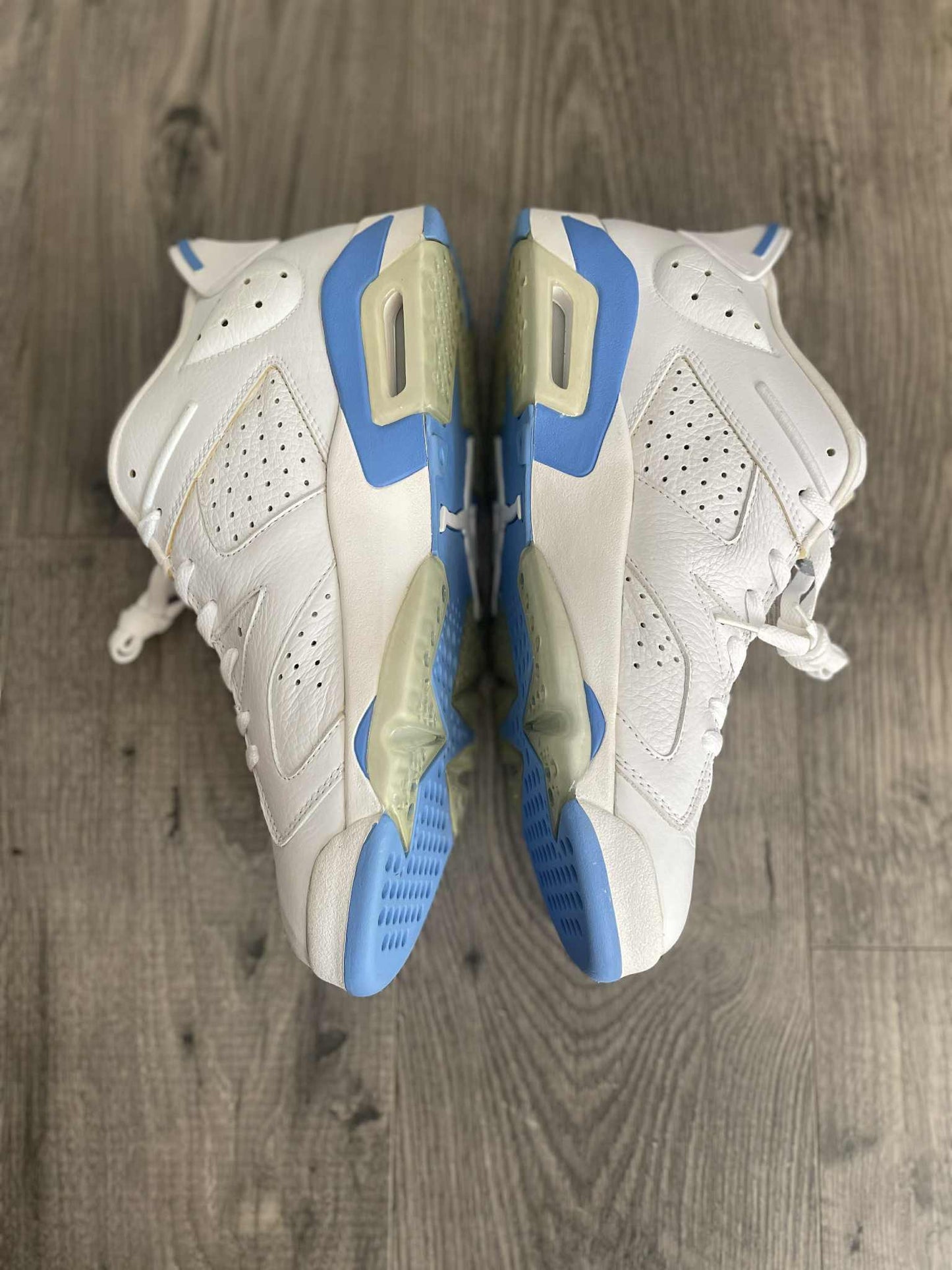 Brand new 2002 Jordan 6 retro low university blue size 13 with Box