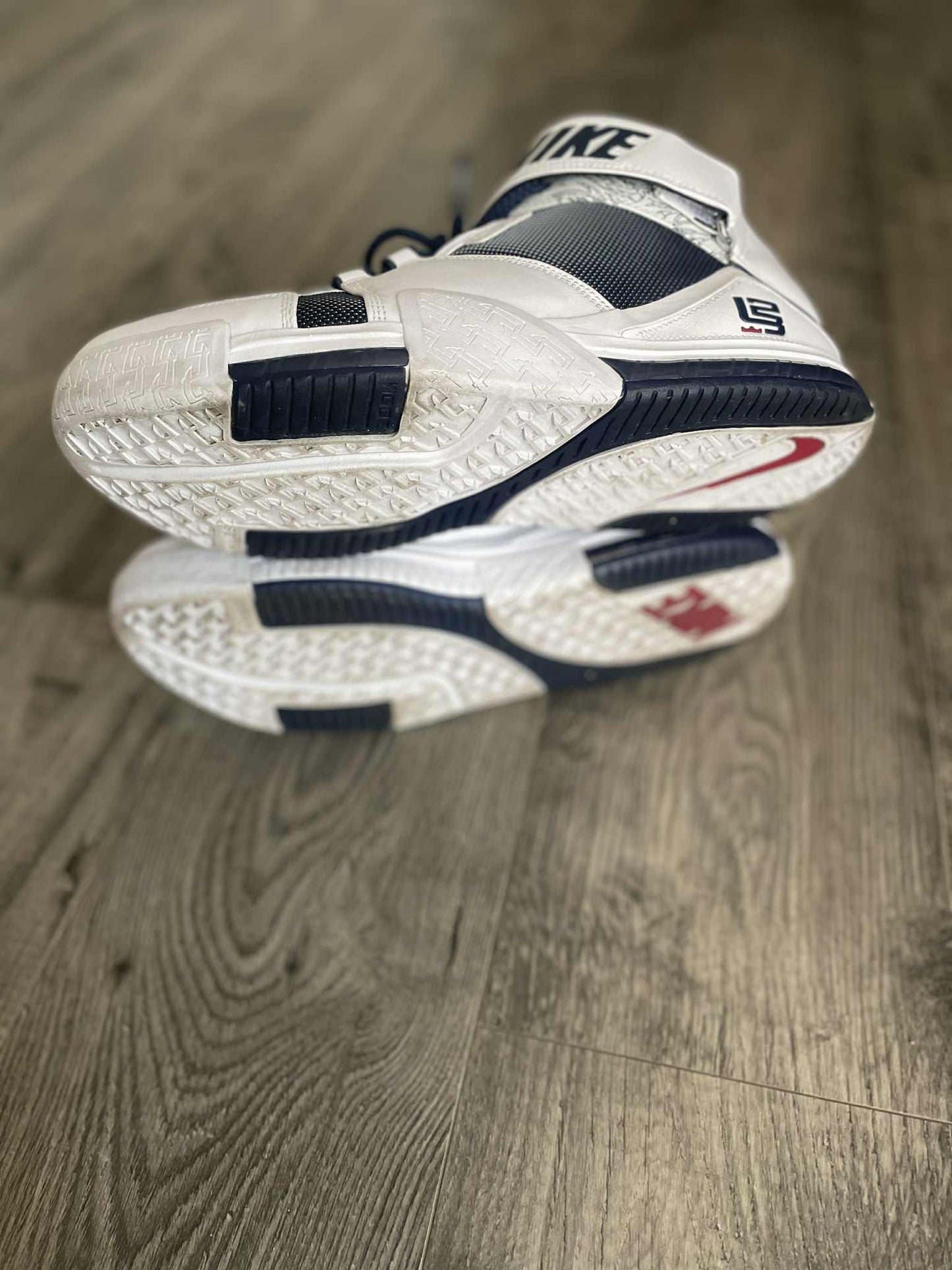 2022 Nike LeBron II midnight navy size 13