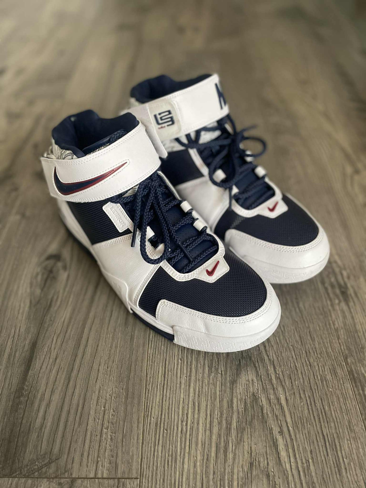 2022 Nike LeBron II midnight navy size 13