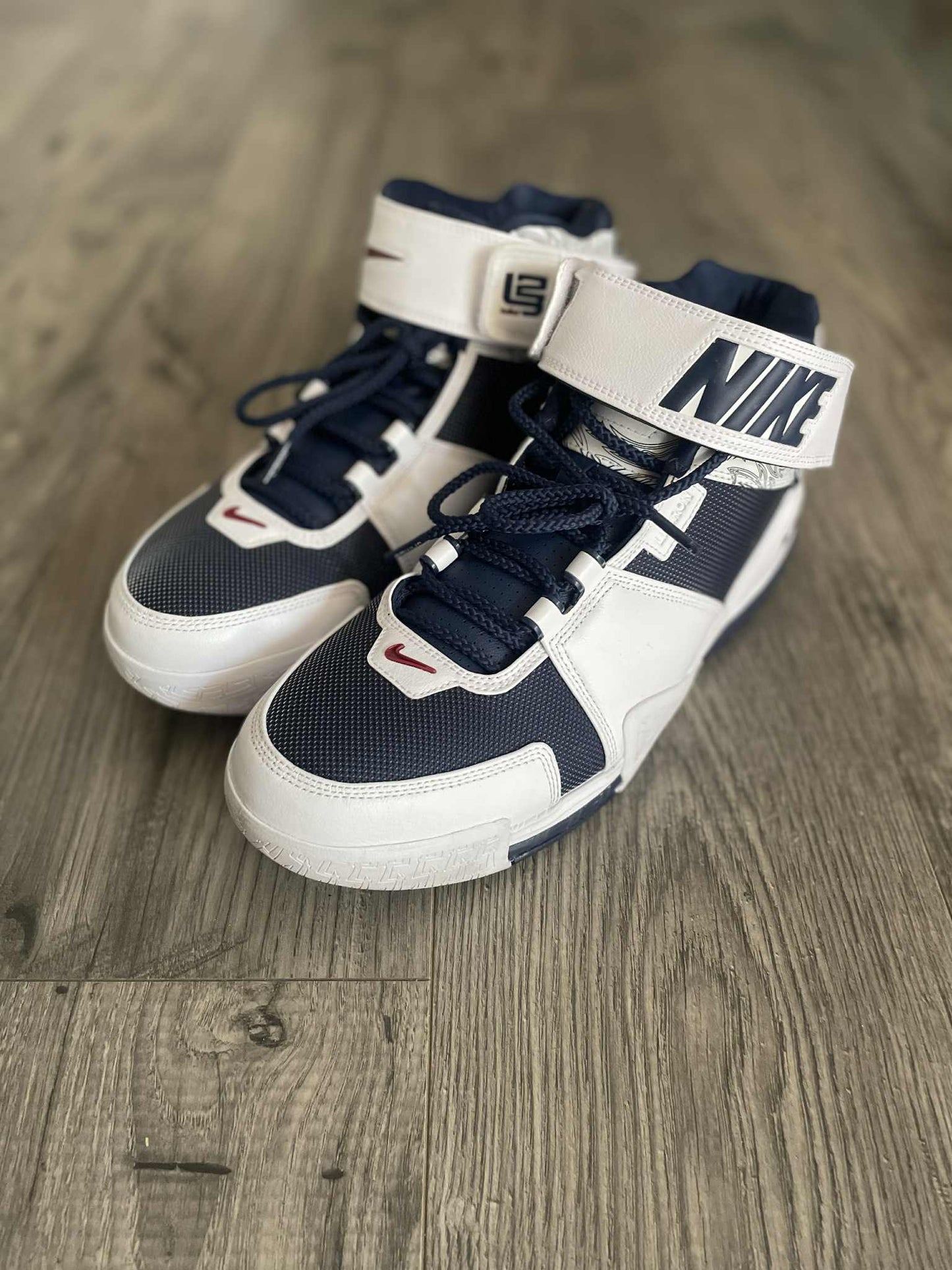 2022 Nike LeBron II midnight navy size 13