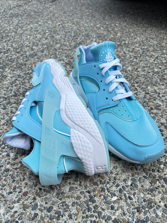 Brand new 2022 Nike Huarache blue chill Sz 12
