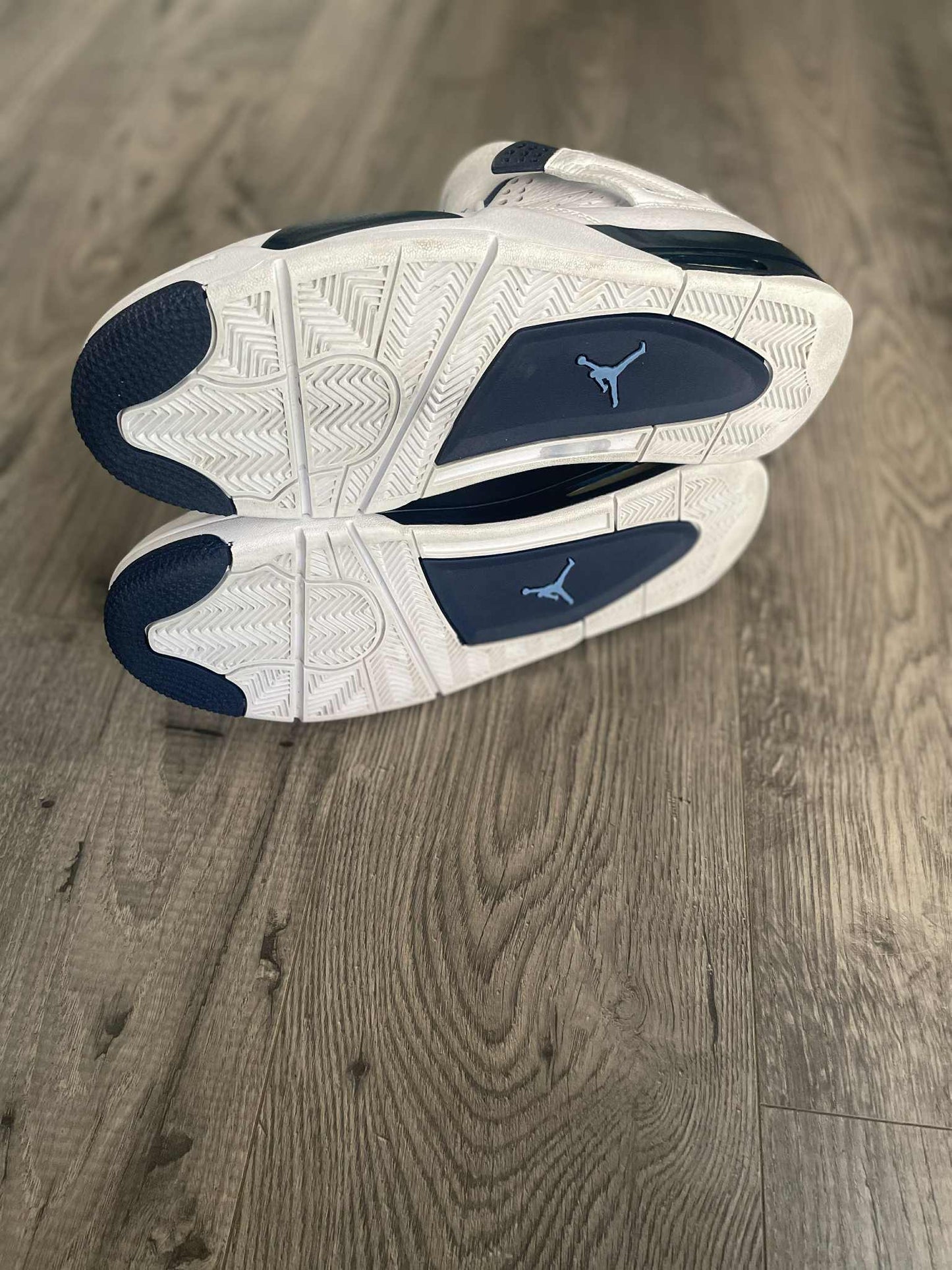 2015 Jordan 4 Columbia size 13 with Box